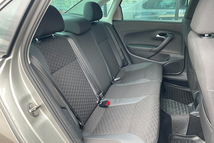 Volkswagen  Polo, Бензин, 1.6, Автомат, Передний привод, Седан - 12