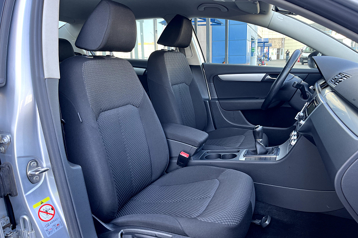 Volkswagen Passat B7, Бензин, 1.8, Механическая, Передний привод, Седан - 9