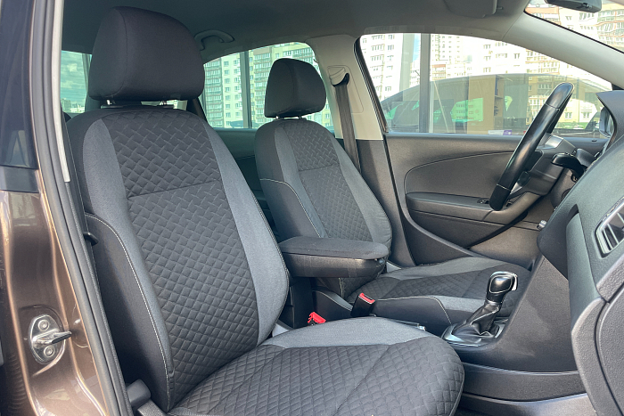 Volkswagen Polo, Бензин, 1.6, Автомат, Передний привод, Седан - 11