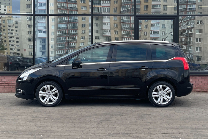 Peugeot 5008, Дизель, 1.6, Механическая, Передний привод, Универсал - 3