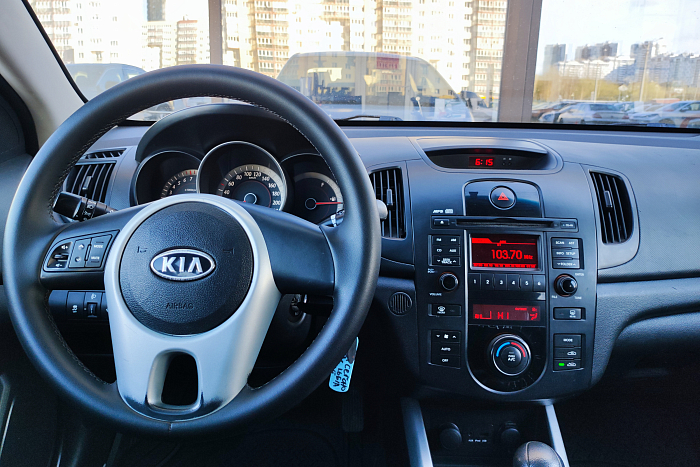Kia Cerato, Бензин, 1.6, Автомат, Передний привод, Седан - 9