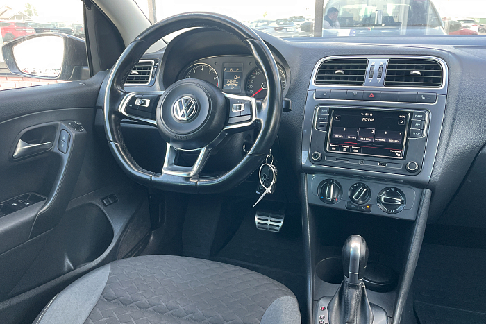 Volkswagen Polo, Бензин, 1.6, Автомат, Передний привод, Седан - 9
