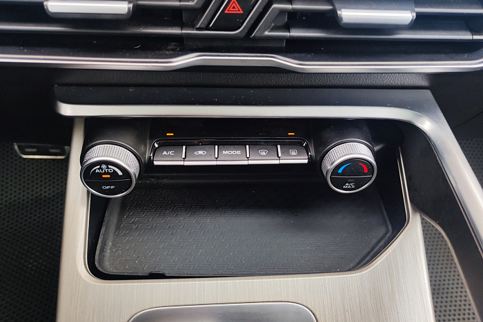 Geely Coolray, Бензин, 1.5, Робот, Передний привод, Внедорожник - 16