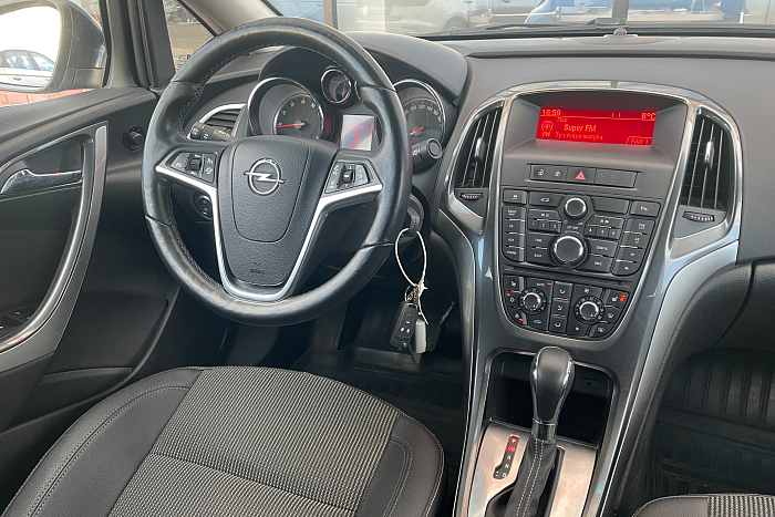 Opel Astra, Бензин, 1.6, Автомат, Передний привод, Седан - 9