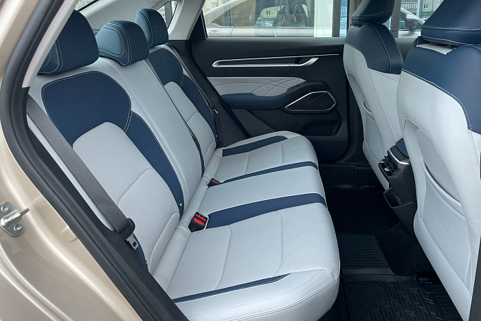 Geely Emgrand, Бензин, 1.5, Автомат, Передний привод, Седан - 11