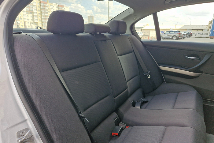 BMW 318 , Дизель, 2.0, Механическая, Задний привод, Седан - 13