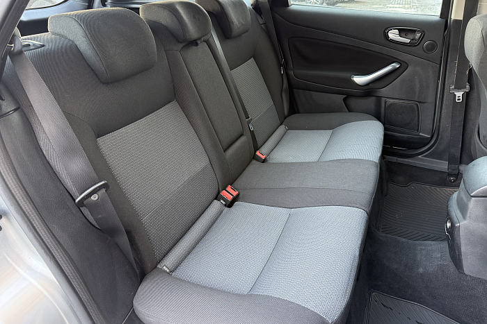 Ford Mondeo, Дизель, 2.0, Механическая, Передний привод, Универсал - 12