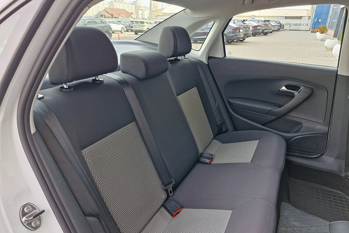 Volkswagen Polo Sedan, Бензин, 1.6, Механическая, Передний привод, Седан - 13