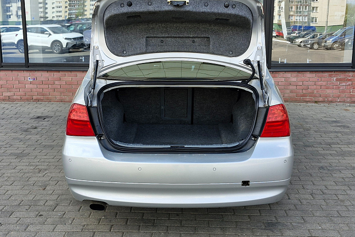 BMW 318 , Дизель, 2.0, Механическая, Задний привод, Седан - 22