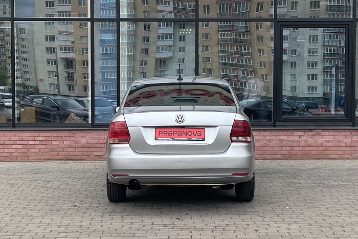 Volkswagen  Polo, Бензин, 1.6, Автомат, Передний привод, Седан - 6