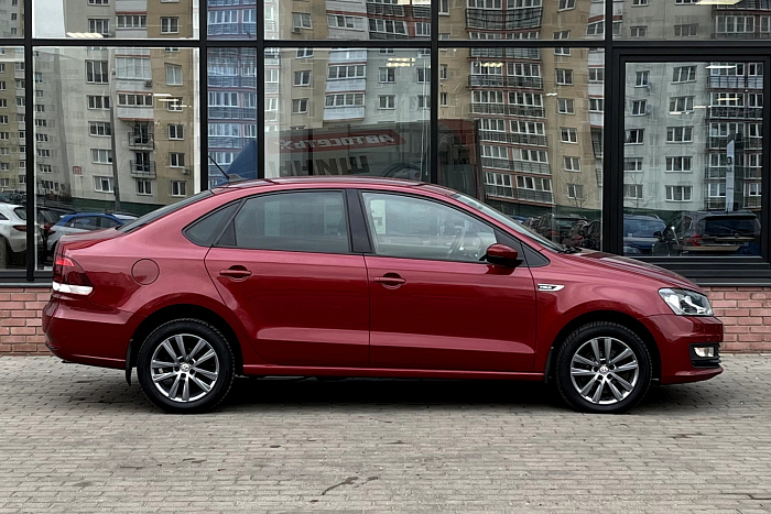 Volkswagen Polo Sedan, Бензин, 1.4, Механическая, Передний привод, Седан - 2