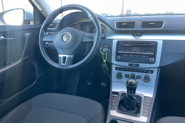 Volkswagen Passat, Бензин, 1.8, Механическая, Передний привод, Седан - 9