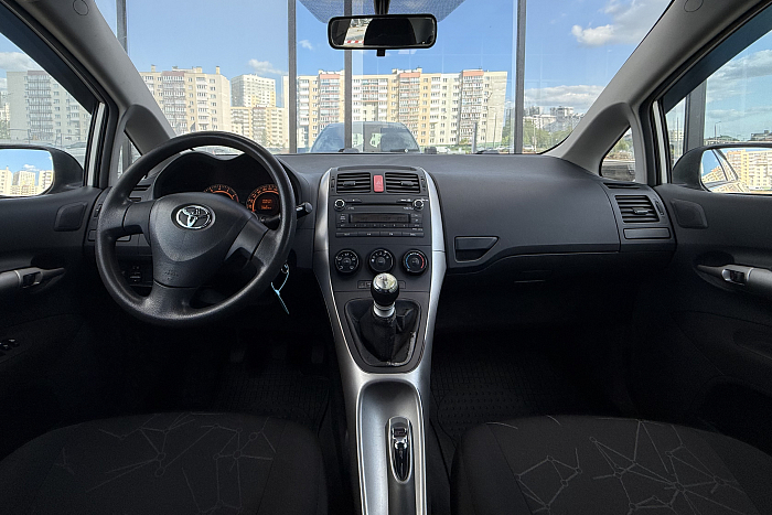 Toyota Auris, Бензин, 1.3, Механическая, Передний привод, Хэтчбек - 8