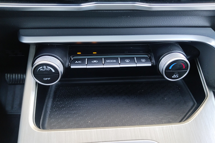 Geely Coolray, Бензин, 1.5, Робот, Передний привод, Внедорожник - 15