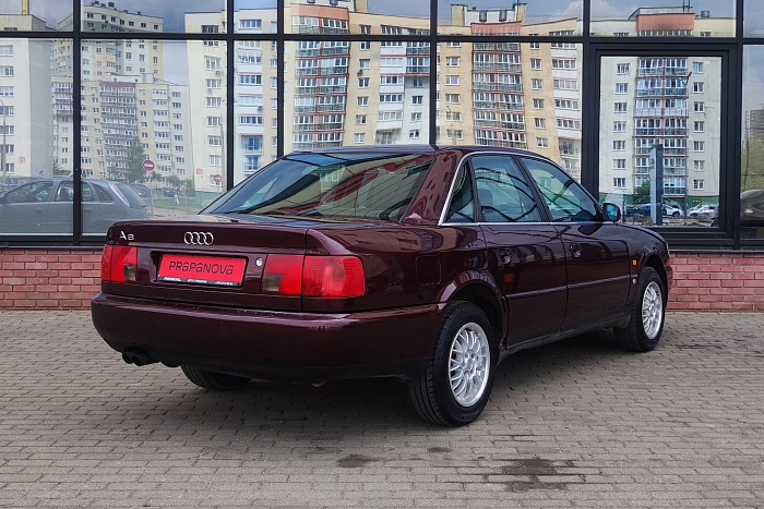 Audi A6 C4, Бензин, 2.6, Механическая, Передний привод, Седан - 4