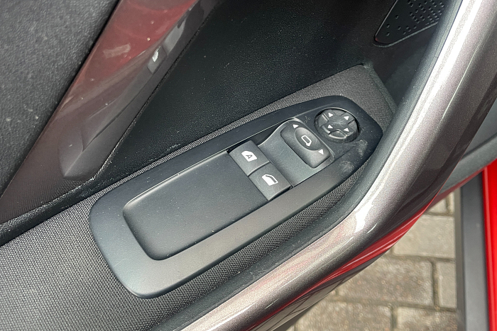 Peugeot 2008, Бензин, 1.6, Автомат, Передний привод, Универсал - 22