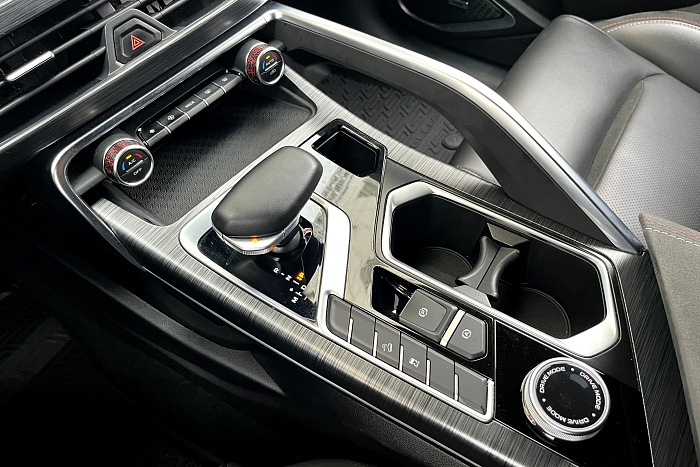 Geely Tugella, Бензин, 2.0, Автомат, Полный привод, Внедорожник - 17