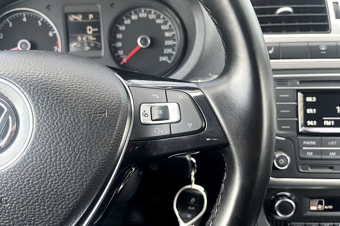 Volkswagen Polo Sedan, Бензин, 1.6, Автомат, Передний привод, Седан - 16