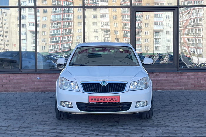 Skoda Octavia, Бензин, 1.8, Робот, Передний привод, Лифтбэк - 1