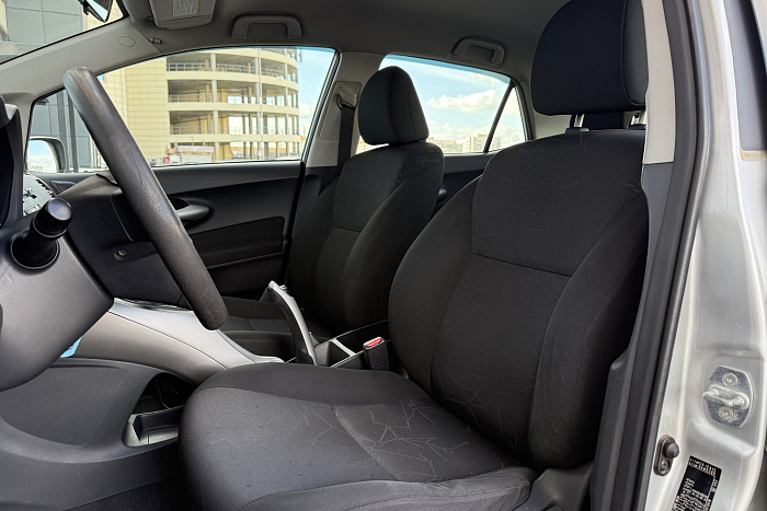 Toyota Auris, Бензин, 1.3, Механическая, Передний привод, Хэтчбек - 10