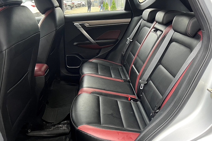 Geely Coolray, Бензин, 1.5, Робот, Передний привод, Внедорожник - 13