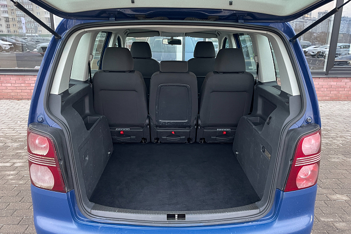Volkswagen  Touran, Дизель, 1.9, Механическая, Передний привод, Минивэн - 20