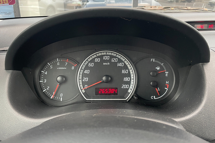 Suzuki Swift, Бензин, 1.3, Механическая, Передний привод, Хэтчбек - 14