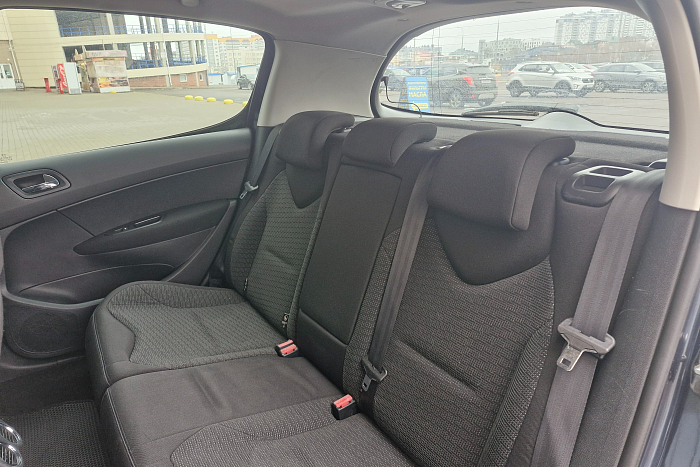 Peugeot 308, Бензин, 1.6, Автомат, Передний привод, Хэтчбек - 12