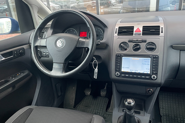 Volkswagen  Touran, Дизель, 1.9, Механическая, Передний привод, Минивэн - 9