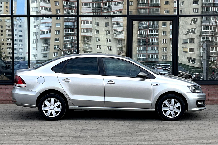 Volkswagen Polo Sedan, Бензин, 1.6, Автомат, Передний привод, Седан - 2