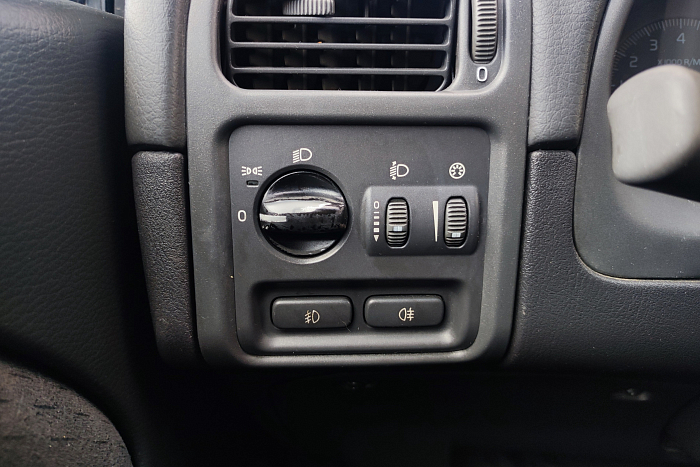 Volvo V40, Бензин, 2.0, Автомат, Передний привод, Универсал - 19