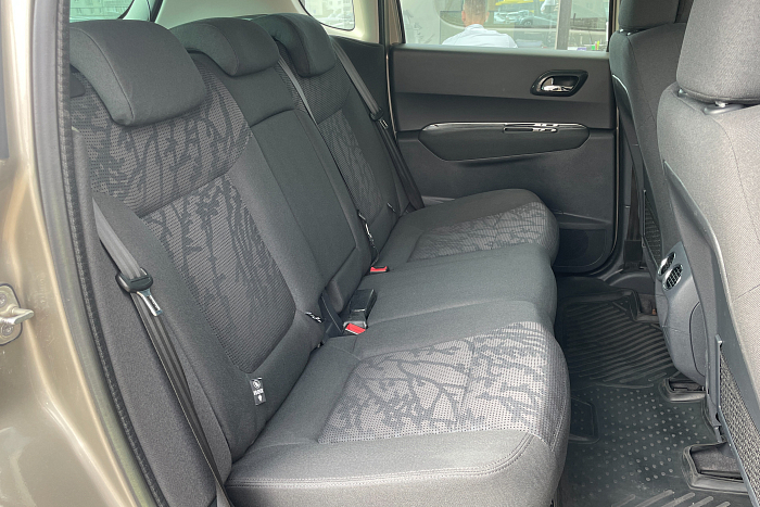 Peugeot 3008 , Бензин, 1.6, Механическая, Передний привод, Универсал - 12