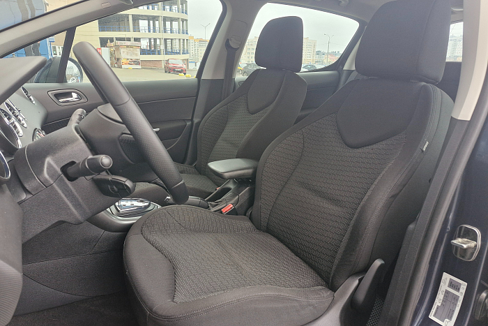 Peugeot 308, Бензин, 1.6, Автомат, Передний привод, Хэтчбек - 10