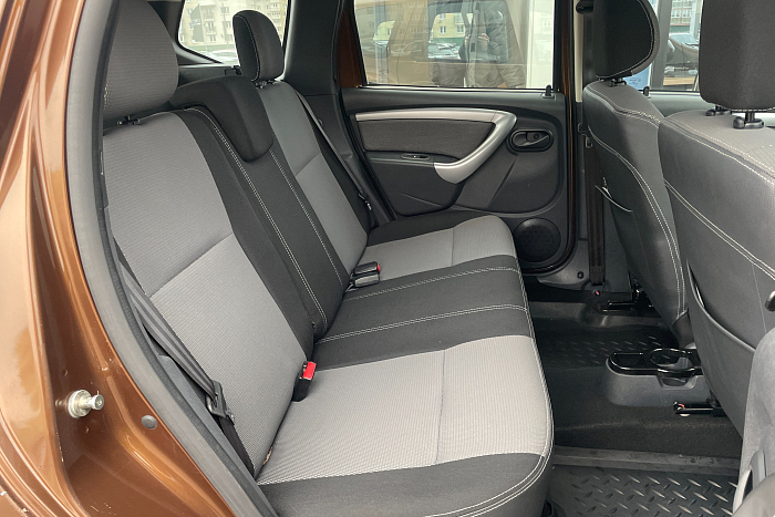 Renault Duster , Бензин, 2.0, Механическая, Полный привод, Внедорожник - 12