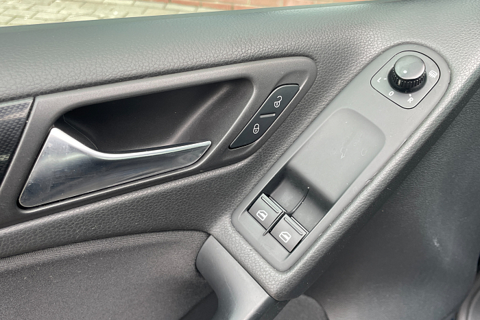 Volkswagen  Golf 6, Бензин, 1.4, Робот, Передний привод, Хэтчбек - 15