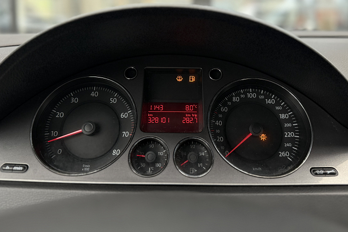 Volkswagen Passat, Бензин, 1.6, Механическая, Передний привод, Седан - 15