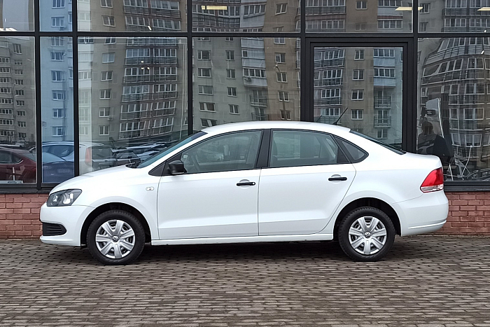 Volkswagen Polo, Бензин, 1.6, Механическая, Передний привод, Седан - 6