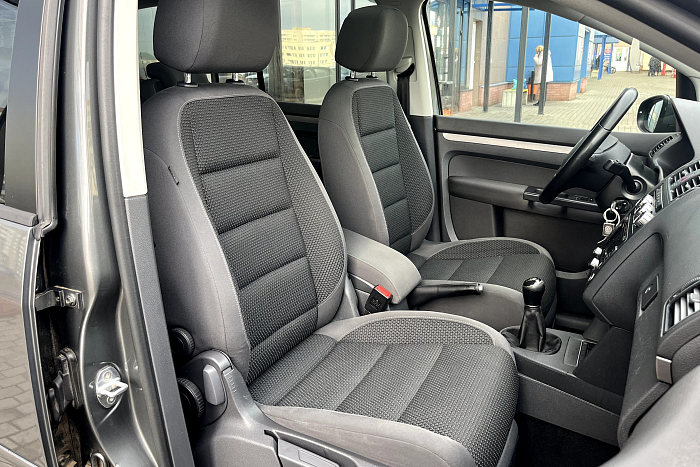 Volkswagen Touran, Дизель, 1.6, Механическая, Передний привод, Минивэн - 9