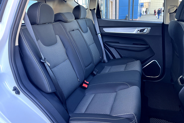 Geely Emgrand X7, Бензин, 2.0, Автомат, Передний привод, Внедорожник - 10