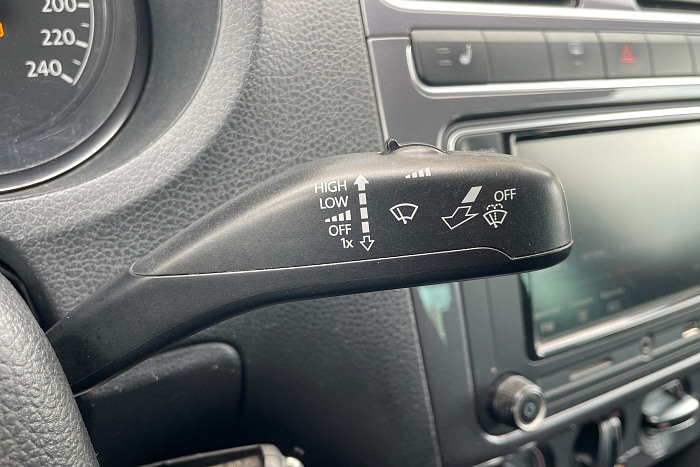 Volkswagen  Polo, Бензин, 1.6, Автомат, Передний привод, Седан - 17