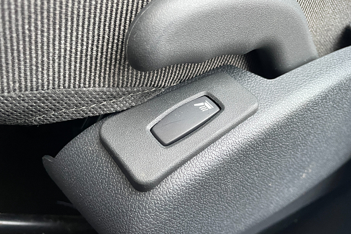 Lada Largus, Бензин, 1.6, Механическая, Передний привод, Универсал - 18