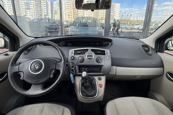 Renault  Scenic, Дизель, Механическая, Передний привод, Минивэн - 8