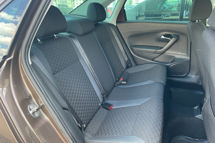 Volkswagen Polo, Бензин, 1.6, Автомат, Передний привод, Седан - 12