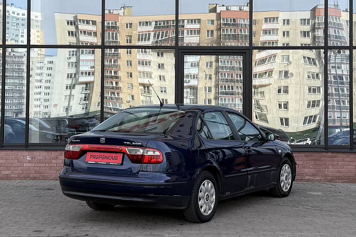 SEAT Toledo, Бензин, 1.6, Механическая, Передний привод, Седан - 4