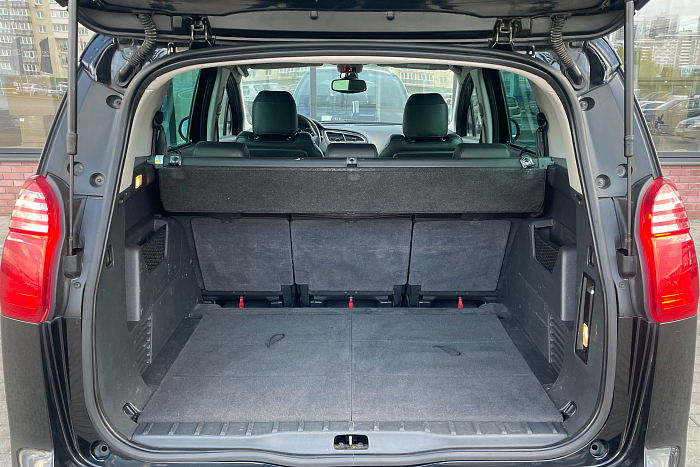 Peugeot 5008, Дизель, 1.6, Механическая, Передний привод, Универсал - 23