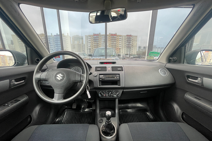 Suzuki Swift, Бензин, 1.3, Механическая, Передний привод, Хэтчбек - 8