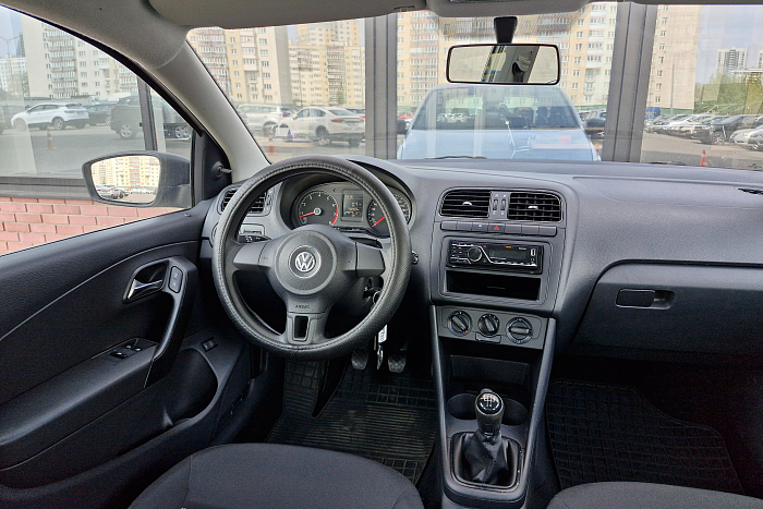 Volkswagen Polo Sedan, Бензин, 1.6, Механическая, Передний привод, Седан - 9