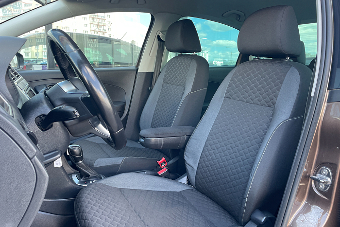 Volkswagen Polo, Бензин, 1.6, Автомат, Передний привод, Седан - 10