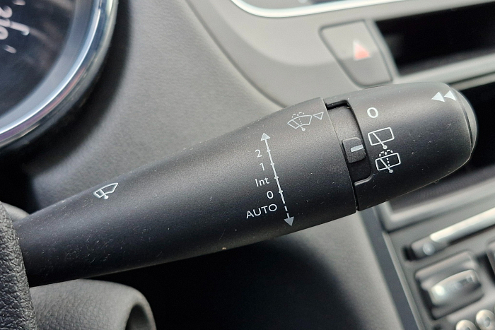 Peugeot 5008, Дизель, 1.6, Механическая, Передний привод, Минивэн - 17