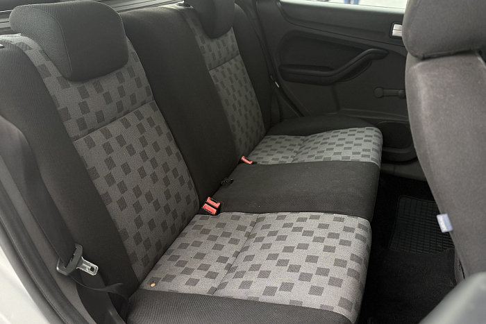 Ford Focus II, Дизель, 1.8, Механическая, Передний привод, Универсал - 12